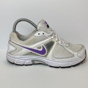 Women’s Nike Dart 9 - Size 7 (Kids 5.5) - 443863 101